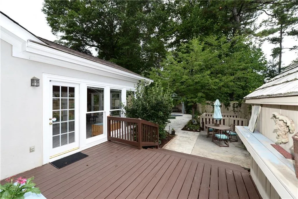 130 Belmont Trace Nw, Sandy Springs, Georgia 30328, 3 Bedrooms Bedrooms, ,2 BathroomsBathrooms,Residential,Sold,130 Belmont Trace Nw,5716629