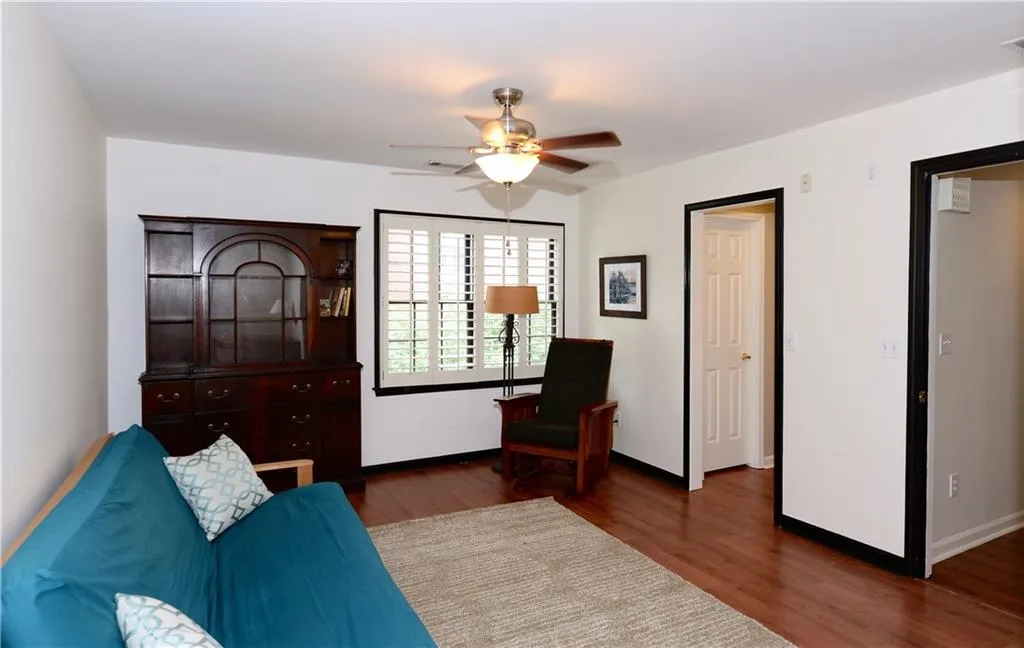 130 Belmont Trace Nw, Sandy Springs, Georgia 30328, 3 Bedrooms Bedrooms, ,2 BathroomsBathrooms,Residential,Sold,130 Belmont Trace Nw,5716629