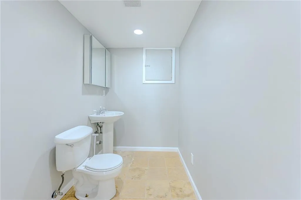 7680 Jett Ferry Road, Atlanta, Georgia 30350, 4 Bedrooms Bedrooms, ,3 BathroomsBathrooms,Residential,For Sale,7680 Jett Ferry Road,7669141