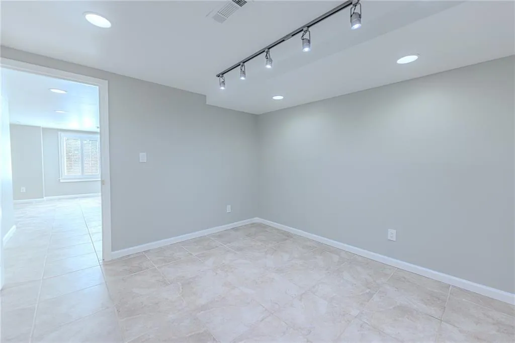 7680 Jett Ferry Road, Atlanta, Georgia 30350, 5 Bedrooms Bedrooms, ,3 BathroomsBathrooms,Residential,For Sale,7680 Jett Ferry Road,7669141