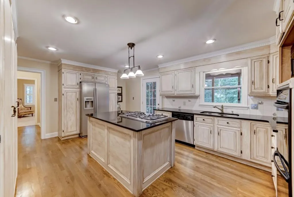 6985 Northgreen Drive Ne, Atlanta, Georgia 30328, 4 Bedrooms Bedrooms, ,4 BathroomsBathrooms,Residential,Sold,6985 Northgreen Drive Ne,5904450