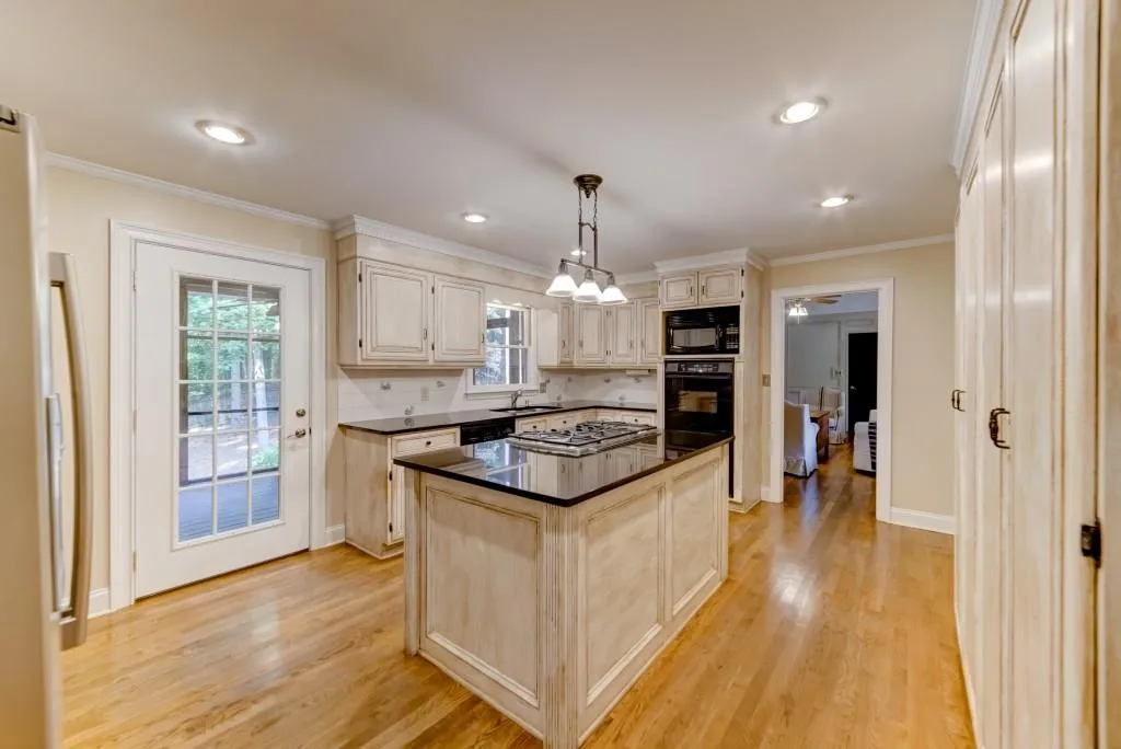 6985 Northgreen Drive Ne, Atlanta, Georgia 30328, 4 Bedrooms Bedrooms, ,4 BathroomsBathrooms,Residential,Sold,6985 Northgreen Drive Ne,5904450
