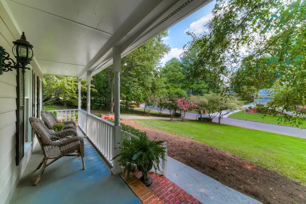 6985 Northgreen Drive Ne, Atlanta, Georgia 30328, 4 Bedrooms Bedrooms, ,4 BathroomsBathrooms,Residential,Sold,6985 Northgreen Drive Ne,5904450