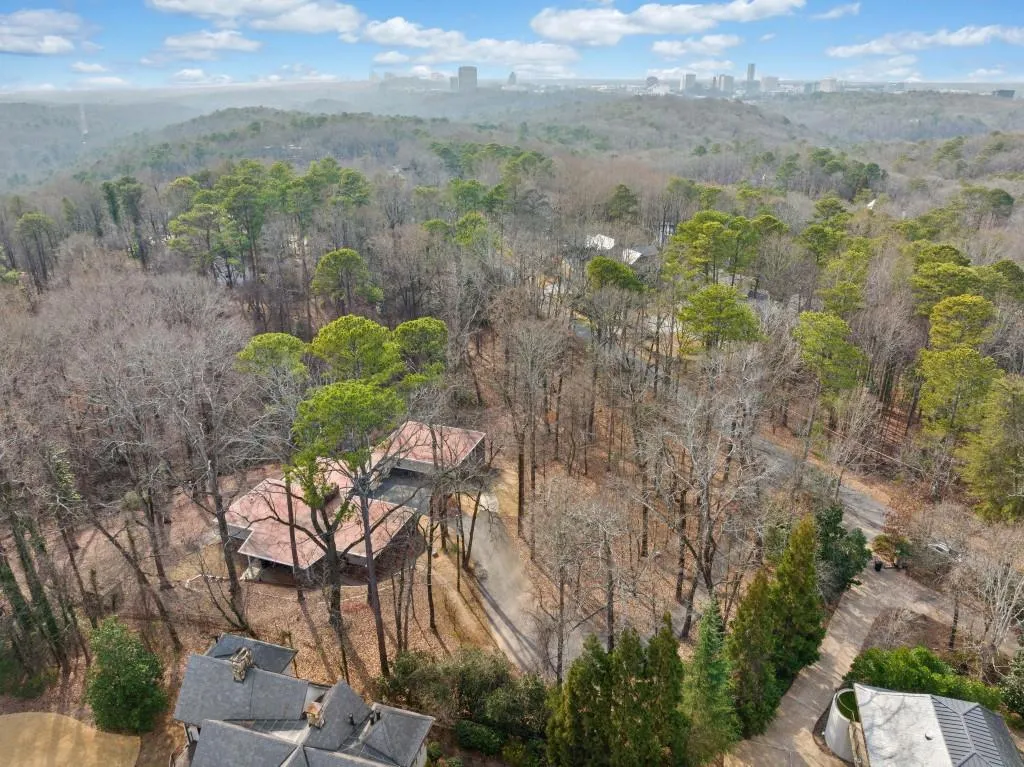 1300 Indian Trail Nw, Atlanta, Georgia 30327, 5 Bedrooms Bedrooms, ,4 BathroomsBathrooms,Residential,Sold,1300 Indian Trail Nw,7521473