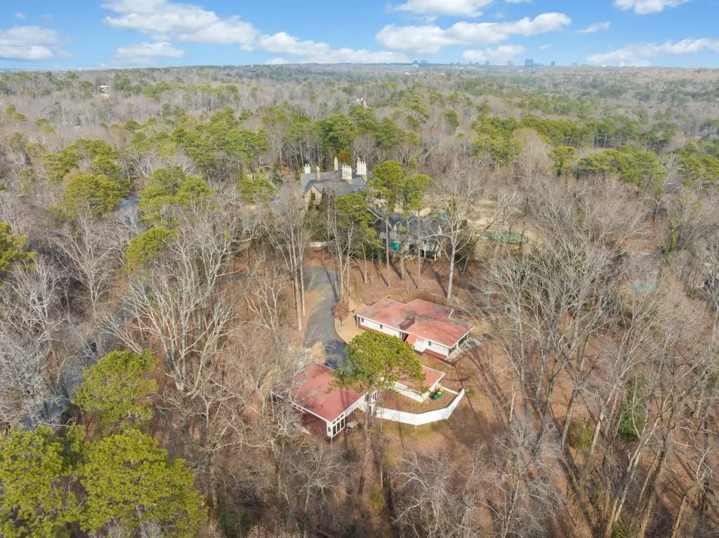 1300 Indian Trail Nw, Atlanta, Georgia 30327, 5 Bedrooms Bedrooms, ,4 BathroomsBathrooms,Residential,Sold,1300 Indian Trail Nw,7521473