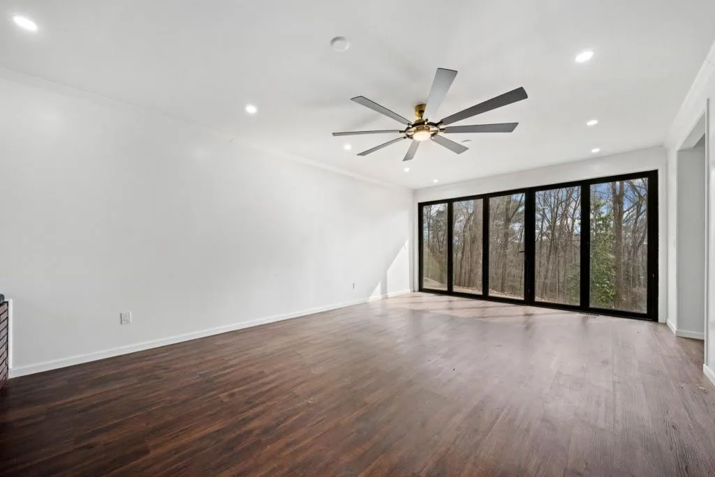 1300 Indian Trail Nw, Atlanta, Georgia 30327, 5 Bedrooms Bedrooms, ,4 BathroomsBathrooms,Residential,Sold,1300 Indian Trail Nw,7521473