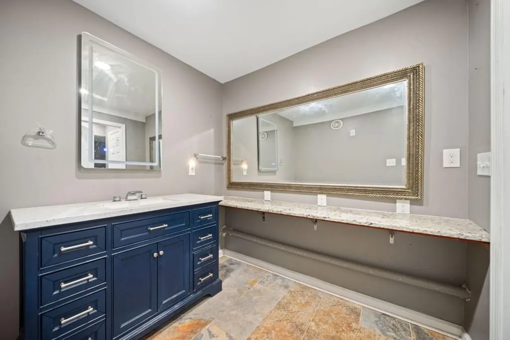 1300 Indian Trail Nw, Atlanta, Georgia 30327, 5 Bedrooms Bedrooms, ,4 BathroomsBathrooms,Residential,Sold,1300 Indian Trail Nw,7521473