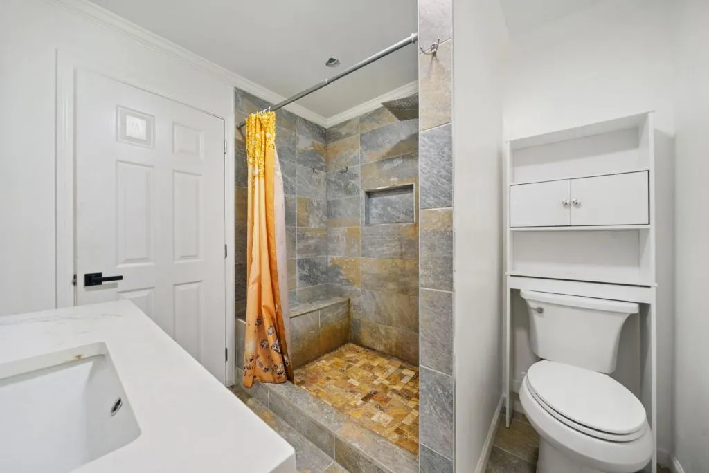 1300 Indian Trail Nw, Atlanta, Georgia 30327, 5 Bedrooms Bedrooms, ,4 BathroomsBathrooms,Residential,Sold,1300 Indian Trail Nw,7521473