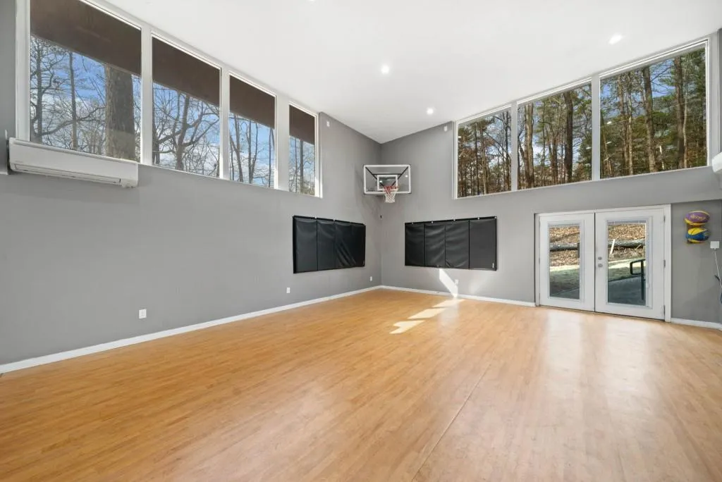 1300 Indian Trail Nw, Atlanta, Georgia 30327, 5 Bedrooms Bedrooms, ,4 BathroomsBathrooms,Residential,Sold,1300 Indian Trail Nw,7521473