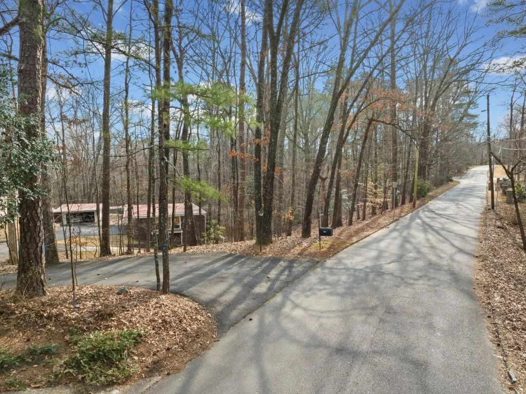 1300 Indian Trail Nw, Atlanta, Georgia 30327, 5 Bedrooms Bedrooms, ,4 BathroomsBathrooms,Residential,Sold,1300 Indian Trail Nw,7521473