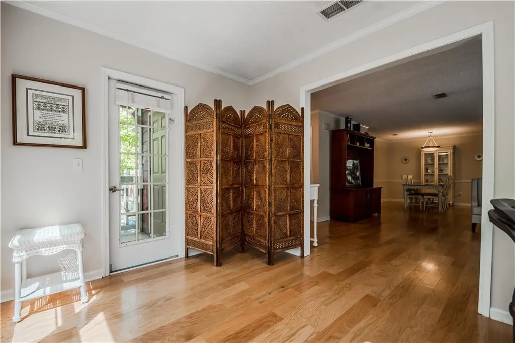 111 Abingdon Way, Sandy Springs, Georgia 30328, 2 Bedrooms Bedrooms, ,2 BathroomsBathrooms,Residential,Sold,111 Abingdon Way,5998765