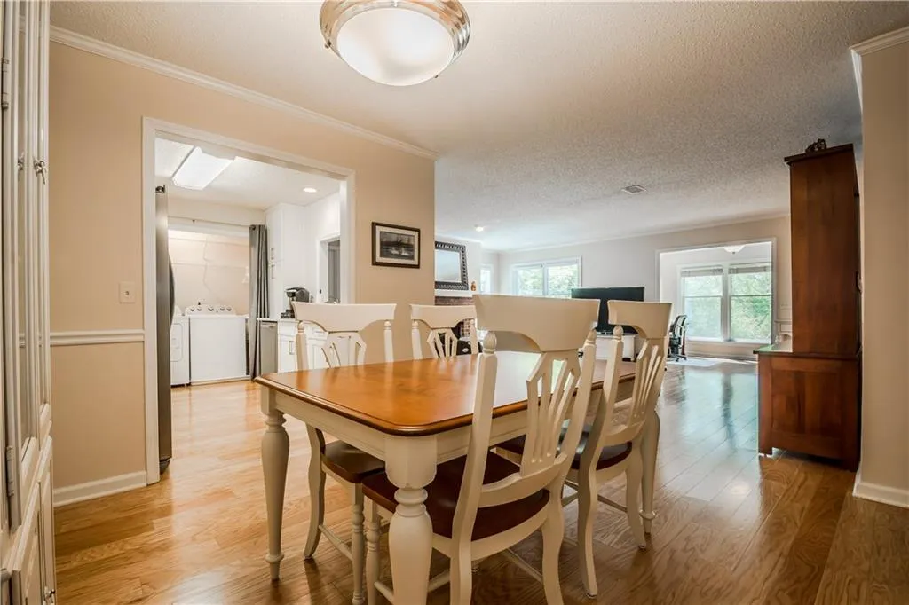 111 Abingdon Way, Sandy Springs, Georgia 30328, 2 Bedrooms Bedrooms, ,2 BathroomsBathrooms,Residential,Sold,111 Abingdon Way,5998765