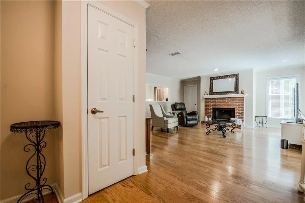 111 Abingdon Way, Sandy Springs, Georgia 30328, 2 Bedrooms Bedrooms, ,2 BathroomsBathrooms,Residential,Sold,111 Abingdon Way,5998765