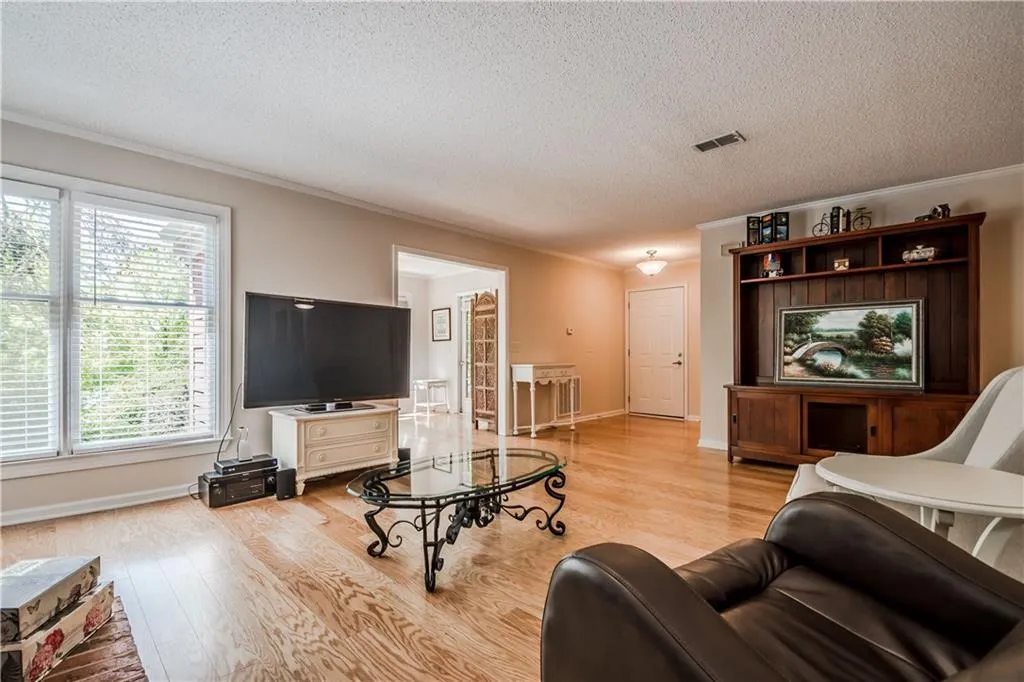 111 Abingdon Way, Sandy Springs, Georgia 30328, 2 Bedrooms Bedrooms, ,2 BathroomsBathrooms,Residential,Sold,111 Abingdon Way,5998765