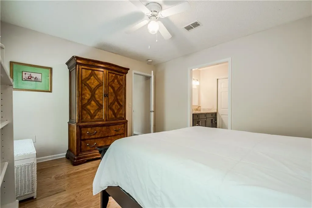 111 Abingdon Way, Sandy Springs, Georgia 30328, 2 Bedrooms Bedrooms, ,2 BathroomsBathrooms,Residential,Sold,111 Abingdon Way,5998765