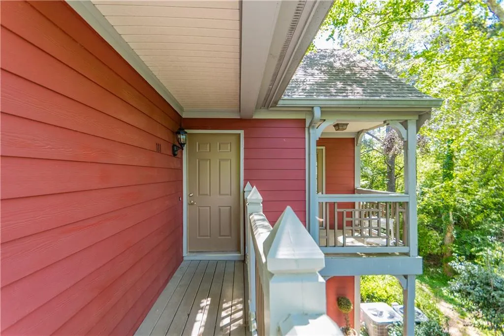 111 Abingdon Way, Sandy Springs, Georgia 30328, 2 Bedrooms Bedrooms, ,2 BathroomsBathrooms,Residential,Sold,111 Abingdon Way,5998765