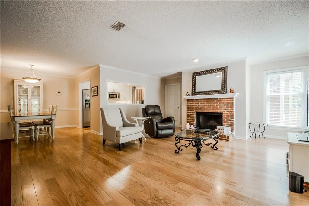 111 Abingdon Way, Sandy Springs, Georgia 30328, 2 Bedrooms Bedrooms, ,2 BathroomsBathrooms,Residential,Sold,111 Abingdon Way,5998765