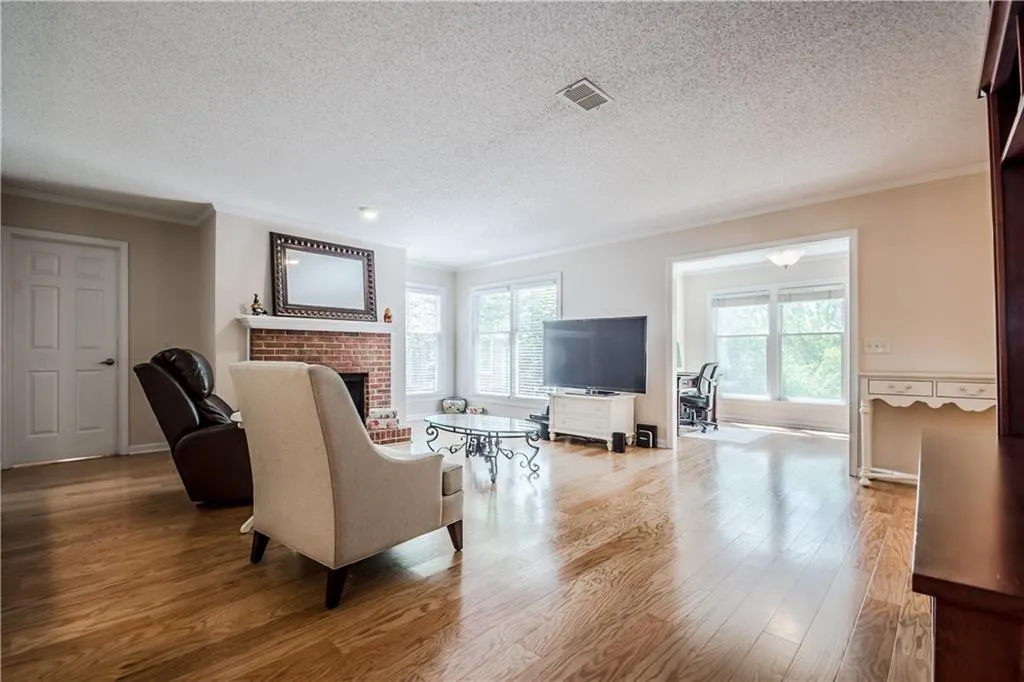 111 Abingdon Way, Sandy Springs, Georgia 30328, 2 Bedrooms Bedrooms, ,2 BathroomsBathrooms,Residential,Sold,111 Abingdon Way,5998765