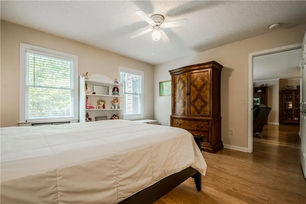 111 Abingdon Way, Sandy Springs, Georgia 30328, 2 Bedrooms Bedrooms, ,2 BathroomsBathrooms,Residential,Sold,111 Abingdon Way,5998765