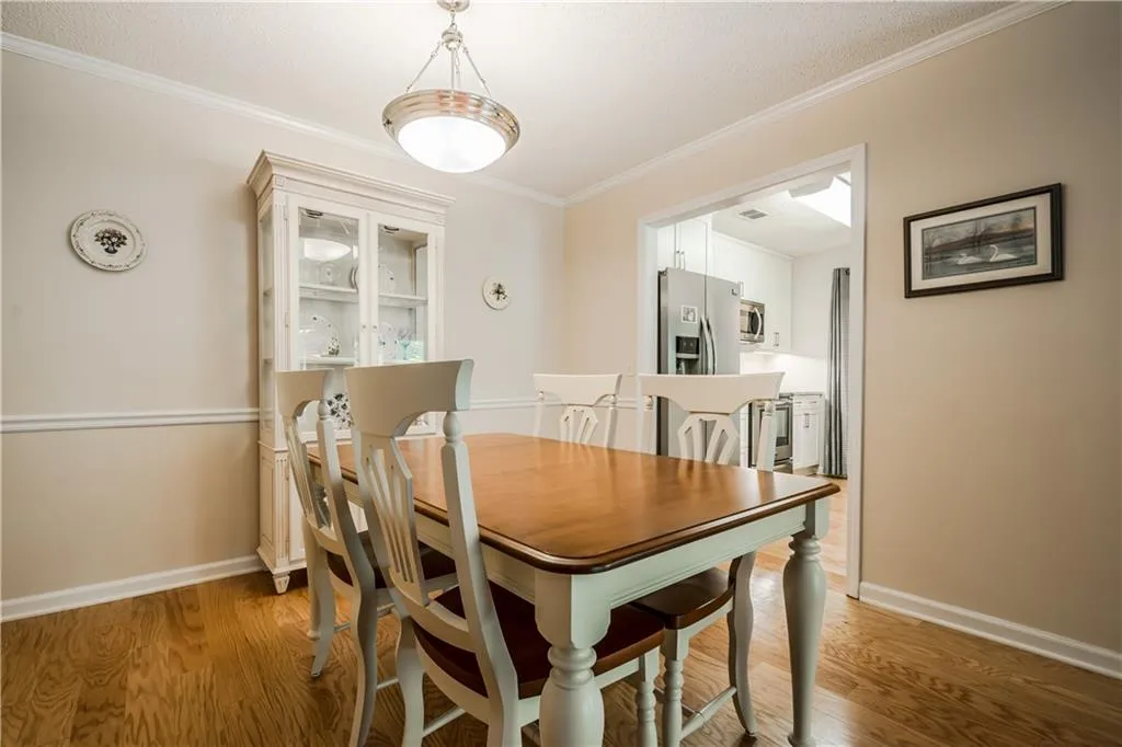 111 Abingdon Way, Sandy Springs, Georgia 30328, 2 Bedrooms Bedrooms, ,2 BathroomsBathrooms,Residential,Sold,111 Abingdon Way,5998765