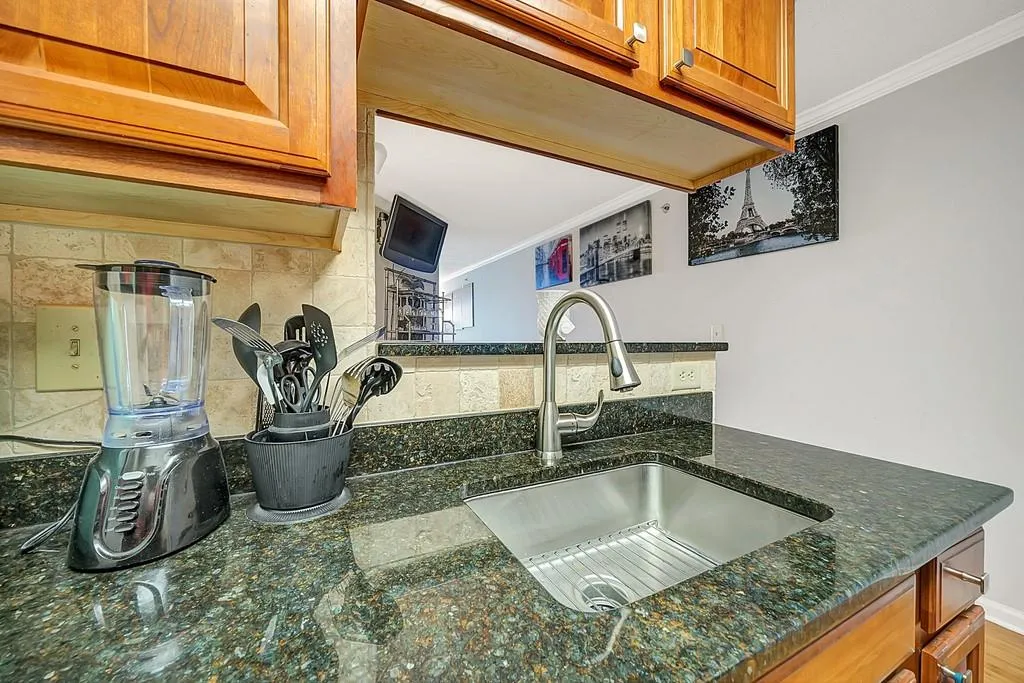 795 Hammond Drive Unit 1111, Sandy Springs, Georgia 30328, 1 Bedroom Bedrooms, ,1 BathroomBathrooms,Residential,Sold,795 Hammond Drive Unit 1111,6842346