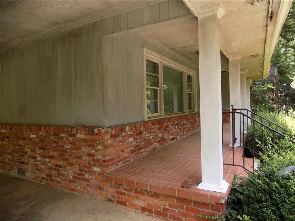 3525 Old Ivy Lane Ne, Atlanta, Georgia 30342, 3 Bedrooms Bedrooms, ,3 BathroomsBathrooms,Residential,Sold,3525 Old Ivy Lane Ne,5886209