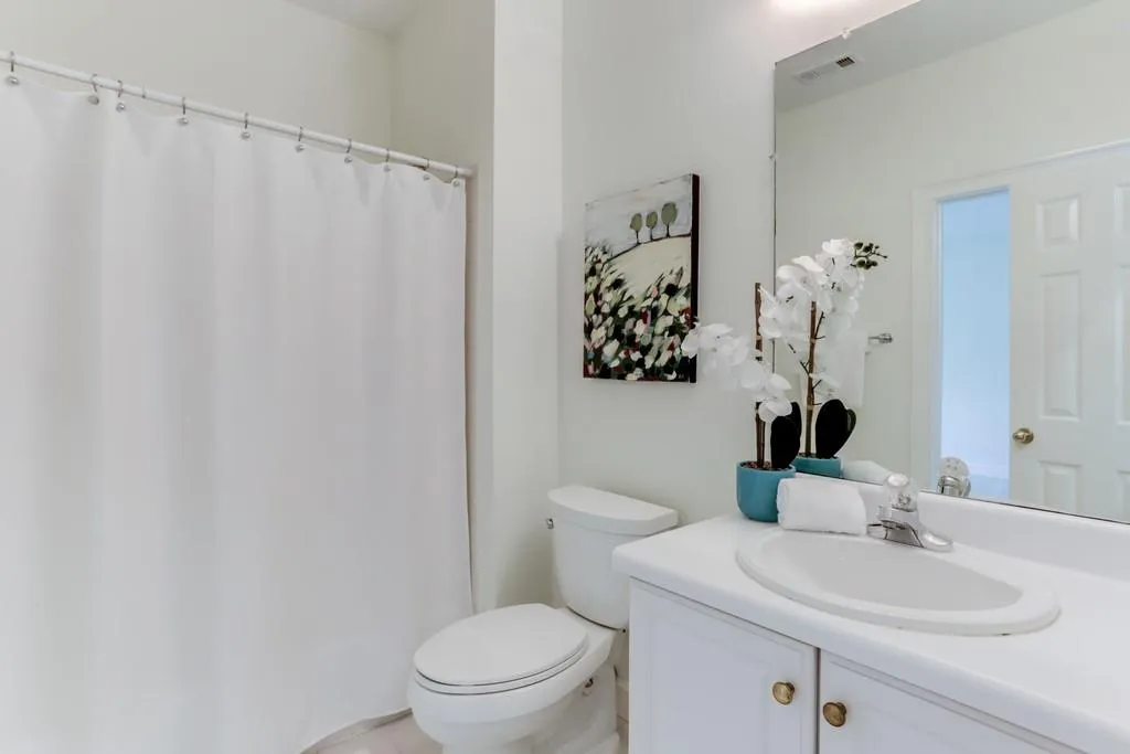 345 W Berwicke Common, Sandy Springs, Georgia 30342, 5 Bedrooms Bedrooms, ,4 BathroomsBathrooms,Residential,Sold,345 W Berwicke Common,6518636