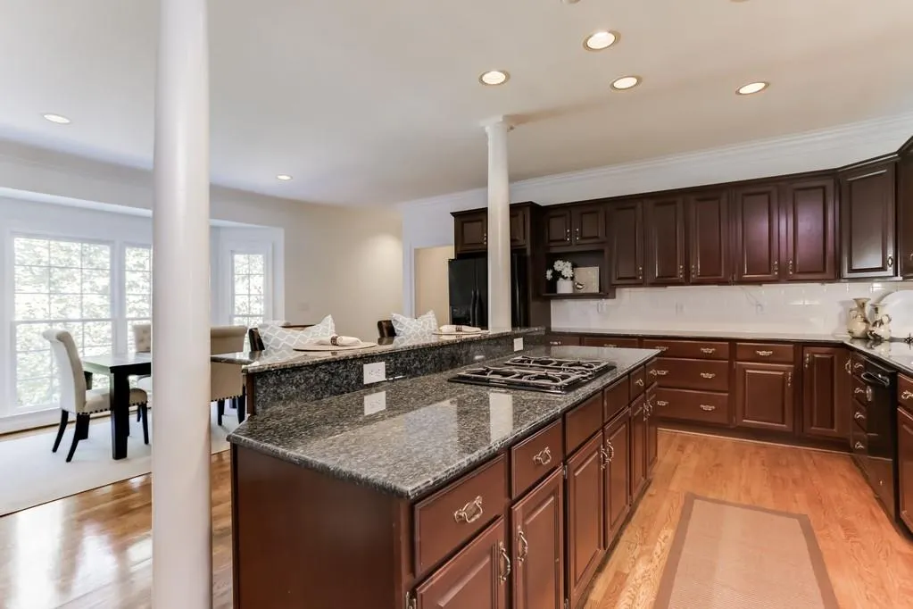 345 W Berwicke Common, Sandy Springs, Georgia 30342, 5 Bedrooms Bedrooms, ,4 BathroomsBathrooms,Residential,Sold,345 W Berwicke Common,6518636