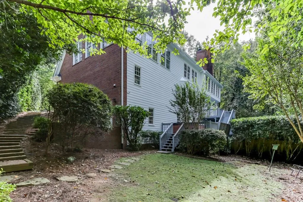 345 W Berwicke Common, Sandy Springs, Georgia 30342, 5 Bedrooms Bedrooms, ,4 BathroomsBathrooms,Residential,Sold,345 W Berwicke Common,6518636