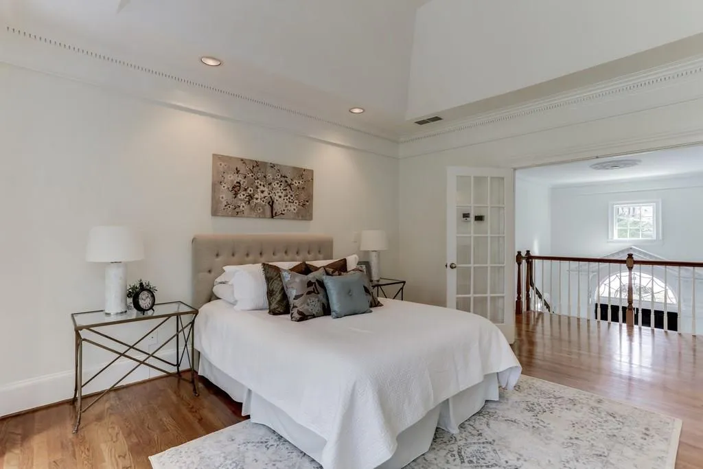 345 W Berwicke Common, Sandy Springs, Georgia 30342, 5 Bedrooms Bedrooms, ,4 BathroomsBathrooms,Residential,Sold,345 W Berwicke Common,6518636