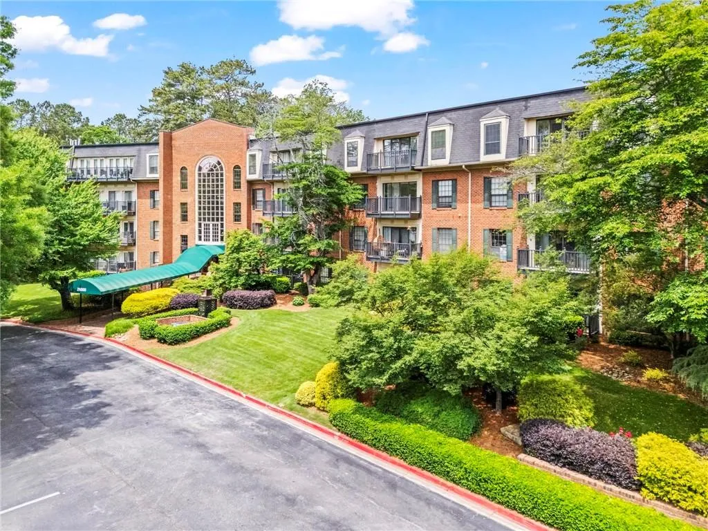 28305 Plantation Drive Ne, Atlanta, Georgia 30324, 2 Bedrooms Bedrooms, ,2 BathroomsBathrooms,Residential,Sold,28305 Plantation Drive Ne,7569265