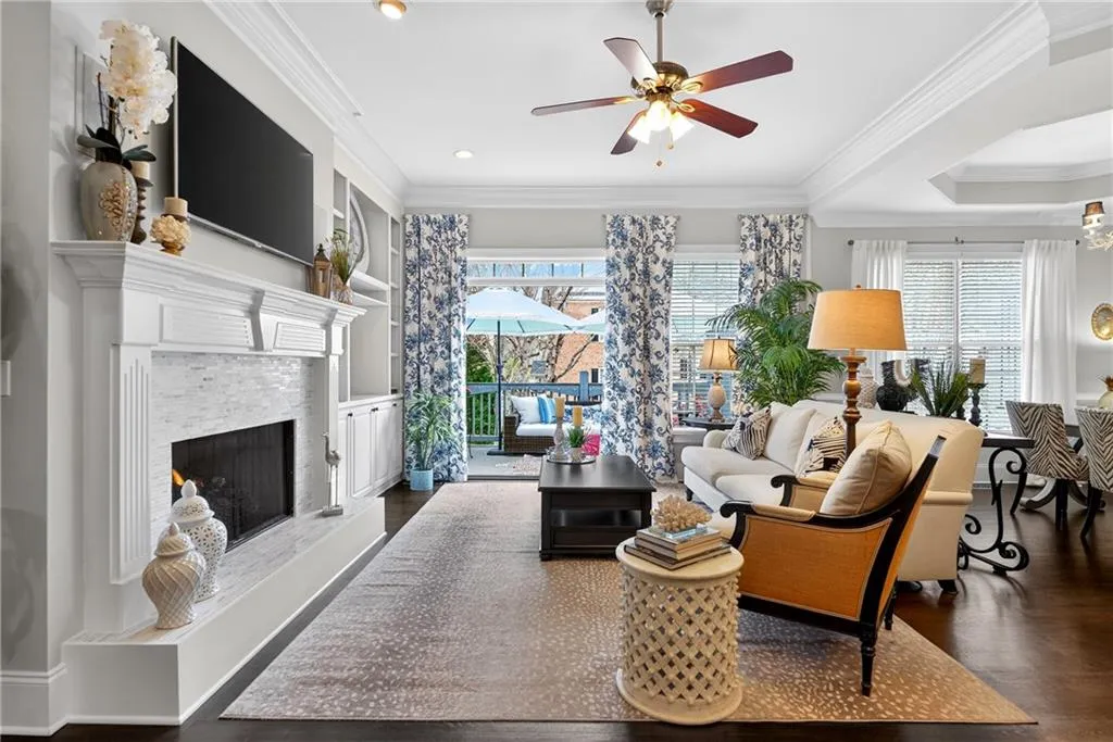 5492 Glenridge Drive Unit 580, Sandy Springs, Georgia 30342, 4 Bedrooms Bedrooms, ,3 BathroomsBathrooms,Residential,For Sale,5492 Glenridge Drive Unit 580,7740522