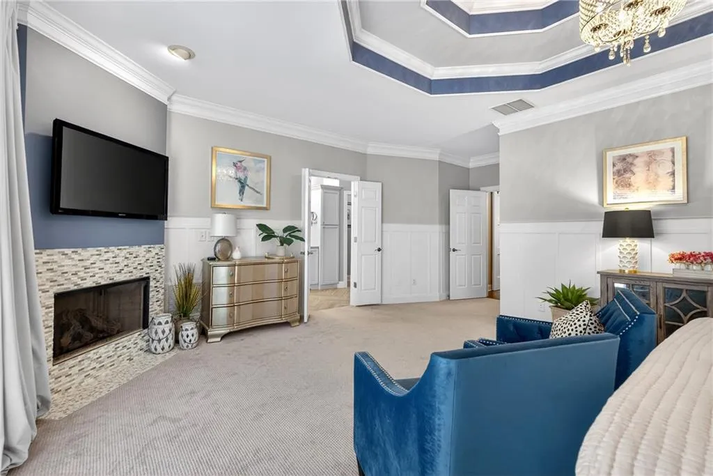 5492 Glenridge Drive Unit 580, Sandy Springs, Georgia 30342, 4 Bedrooms Bedrooms, ,3 BathroomsBathrooms,Residential,For Sale,5492 Glenridge Drive Unit 580,7740522