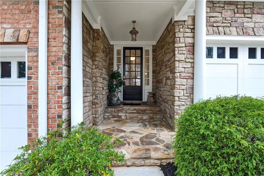 5492 Glenridge Drive Unit 580, Sandy Springs, Georgia 30342, 4 Bedrooms Bedrooms, ,3 BathroomsBathrooms,Residential,For Sale,5492 Glenridge Drive Unit 580,7740522