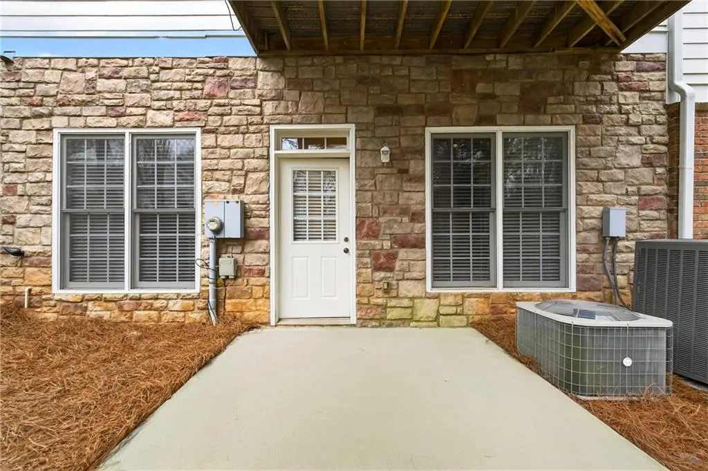 5492 Glenridge Drive Unit 580, Sandy Springs, Georgia 30342, 4 Bedrooms Bedrooms, ,3 BathroomsBathrooms,Residential,For Sale,5492 Glenridge Drive Unit 580,7740522