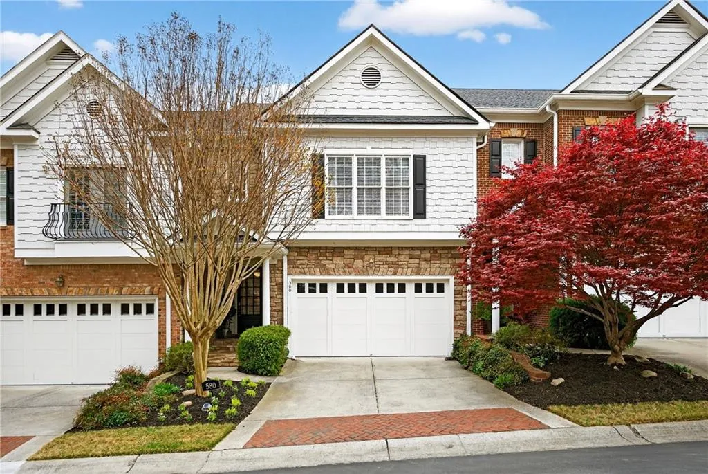 5492 Glenridge Drive Unit 580, Sandy Springs, Georgia 30342, 4 Bedrooms Bedrooms, ,3 BathroomsBathrooms,Residential,For Sale,5492 Glenridge Drive Unit 580,7740522