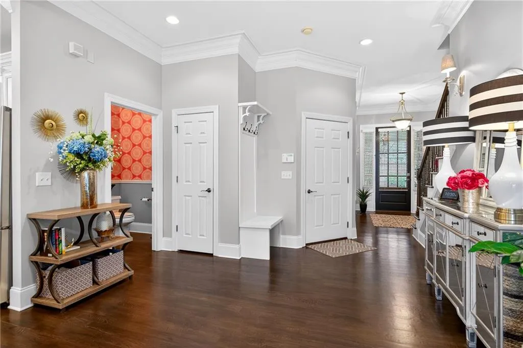 5492 Glenridge Drive Unit 580, Sandy Springs, Georgia 30342, 4 Bedrooms Bedrooms, ,3 BathroomsBathrooms,Residential,For Sale,5492 Glenridge Drive Unit 580,7740522