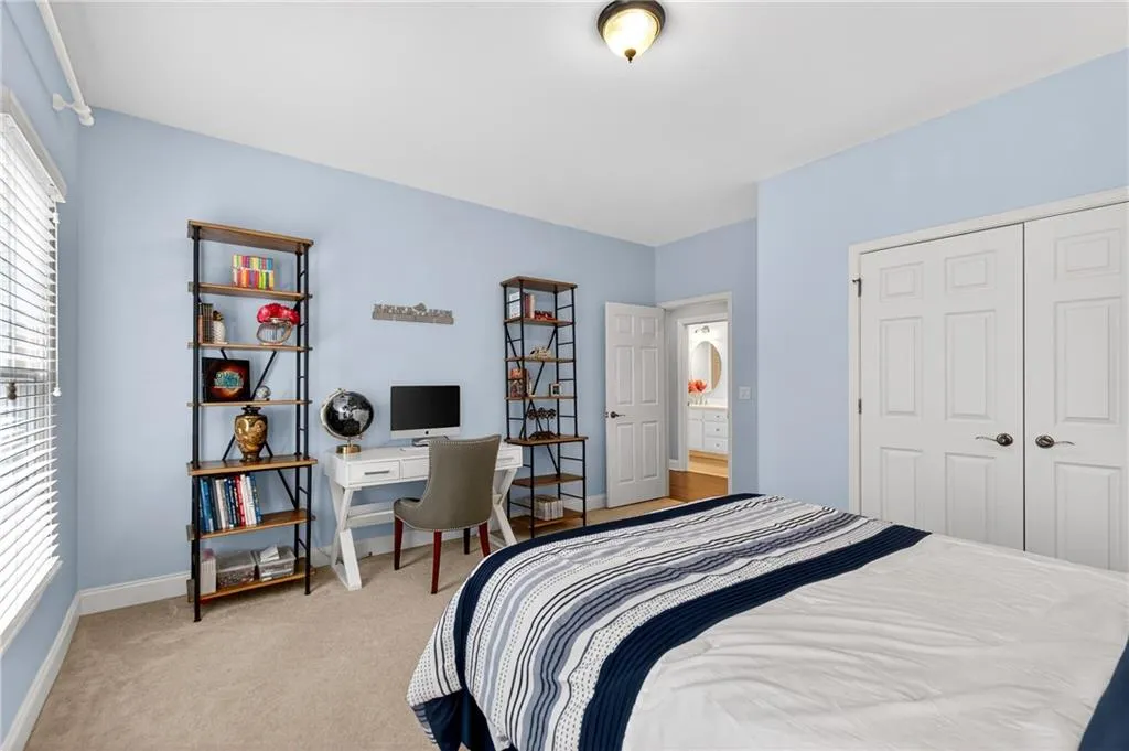 5492 Glenridge Drive Unit 580, Sandy Springs, Georgia 30342, 4 Bedrooms Bedrooms, ,3 BathroomsBathrooms,Residential,For Sale,5492 Glenridge Drive Unit 580,7740522