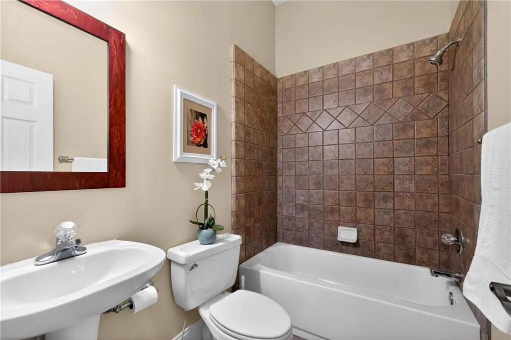Lower Level Full Bathroom