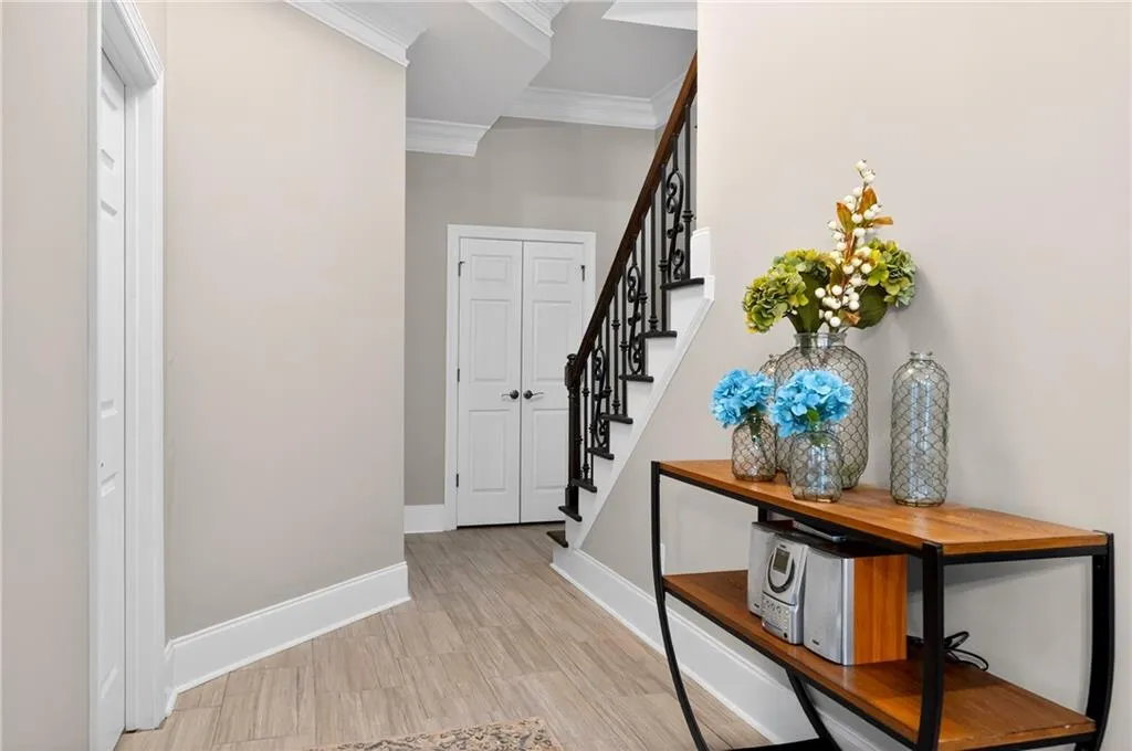 5492 Glenridge Drive Unit 580, Sandy Springs, Georgia 30342, 4 Bedrooms Bedrooms, ,3 BathroomsBathrooms,Residential,For Sale,5492 Glenridge Drive Unit 580,7740522