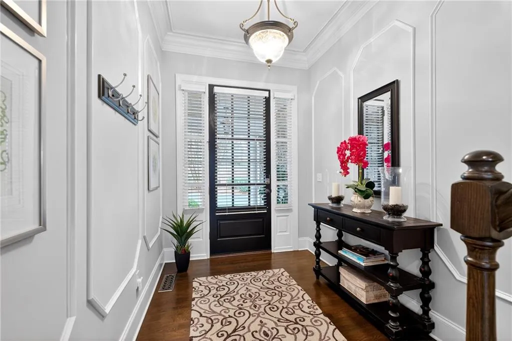 5492 Glenridge Drive Unit 580, Sandy Springs, Georgia 30342, 4 Bedrooms Bedrooms, ,3 BathroomsBathrooms,Residential,For Sale,5492 Glenridge Drive Unit 580,7740522