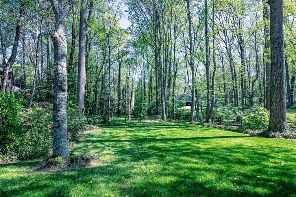 900 Lost Forest Drive, Sandy Springs, Georgia 30328, 3 Bedrooms Bedrooms, ,2 BathroomsBathrooms,Residential,Sold,900 Lost Forest Drive,6873944