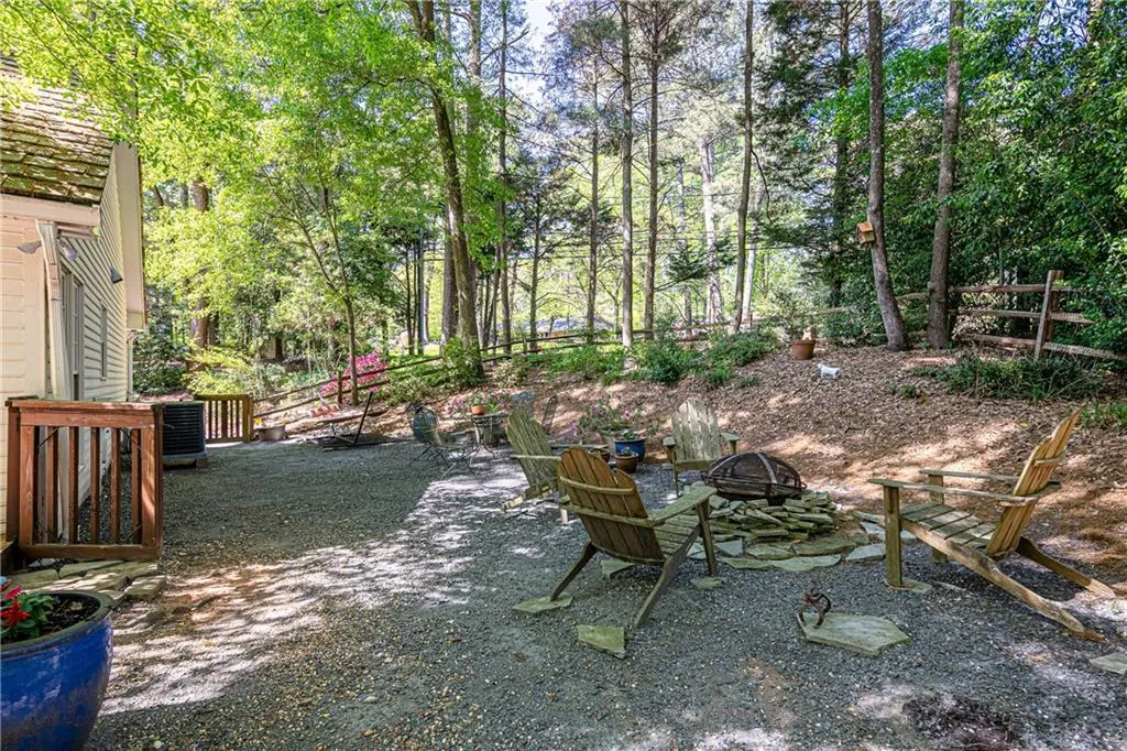 900 Lost Forest Drive, Sandy Springs, Georgia 30328, 3 Bedrooms Bedrooms, ,2 BathroomsBathrooms,Residential,Sold,900 Lost Forest Drive,6873944