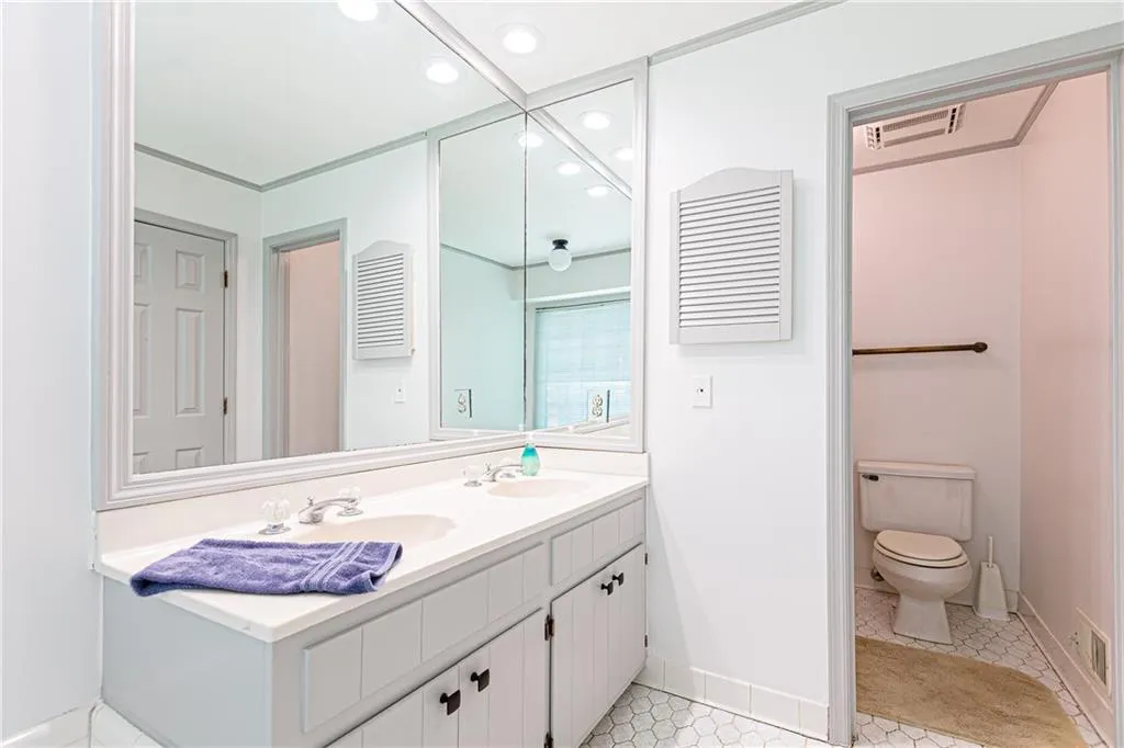 900 Lost Forest Drive, Sandy Springs, Georgia 30328, 3 Bedrooms Bedrooms, ,2 BathroomsBathrooms,Residential,Sold,900 Lost Forest Drive,6873944