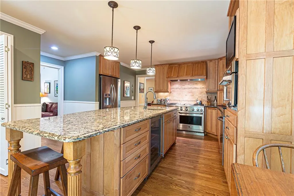 900 Lost Forest Drive, Sandy Springs, Georgia 30328, 3 Bedrooms Bedrooms, ,2 BathroomsBathrooms,Residential,Sold,900 Lost Forest Drive,6873944