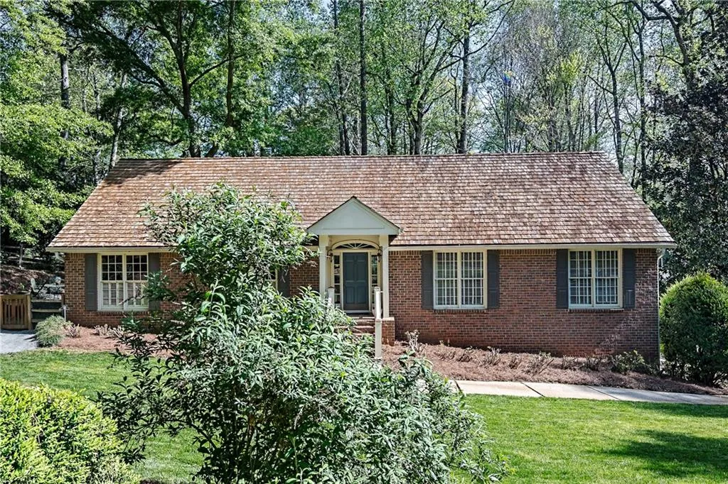 900 Lost Forest Drive, Sandy Springs, Georgia 30328, 3 Bedrooms Bedrooms, ,2 BathroomsBathrooms,Residential,Sold,900 Lost Forest Drive,6873944