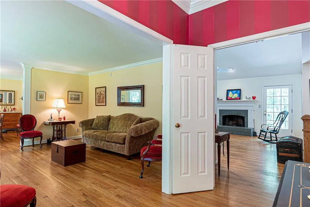 900 Lost Forest Drive, Sandy Springs, Georgia 30328, 3 Bedrooms Bedrooms, ,2 BathroomsBathrooms,Residential,Sold,900 Lost Forest Drive,6873944