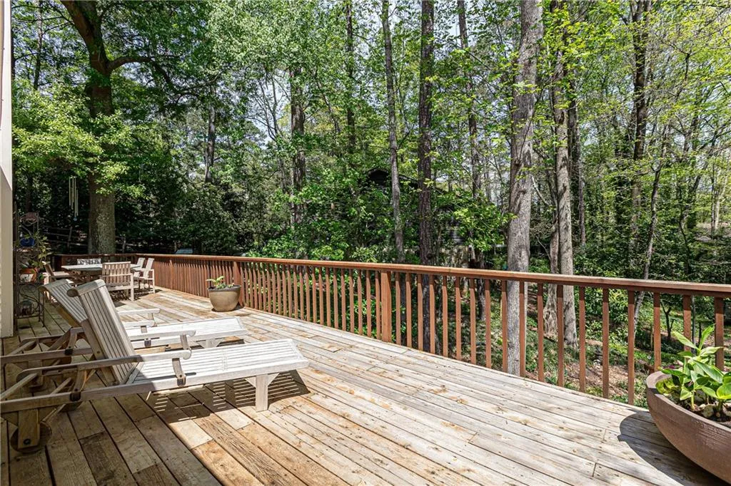 900 Lost Forest Drive, Sandy Springs, Georgia 30328, 3 Bedrooms Bedrooms, ,2 BathroomsBathrooms,Residential,Sold,900 Lost Forest Drive,6873944