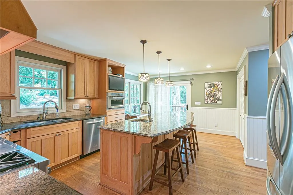 900 Lost Forest Drive, Sandy Springs, Georgia 30328, 3 Bedrooms Bedrooms, ,2 BathroomsBathrooms,Residential,Sold,900 Lost Forest Drive,6873944