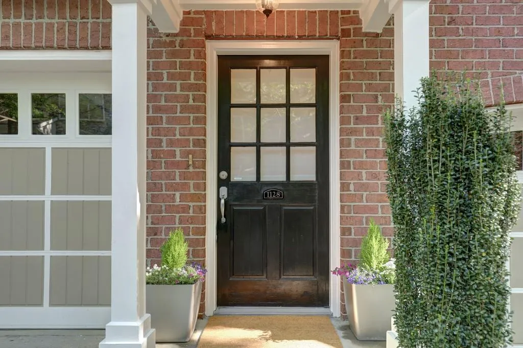 1128 Glenridge Place, Sandy Springs, Georgia 30342, 1 Bedroom Bedrooms, ,1 BathroomBathrooms,Residential,Sold,1128 Glenridge Place,6707649